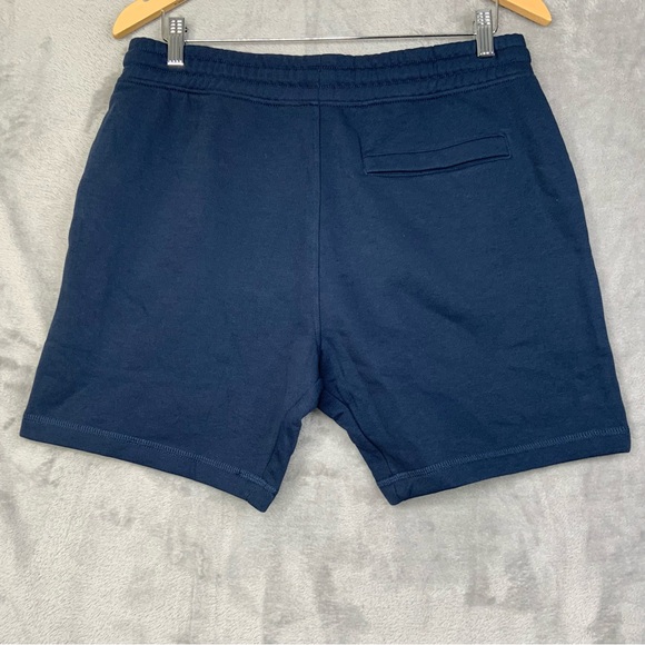 Gym Short Men’s Navy Blue Crest 7” Shorts. Size Medium. (NWT). - Picture 2 of 7